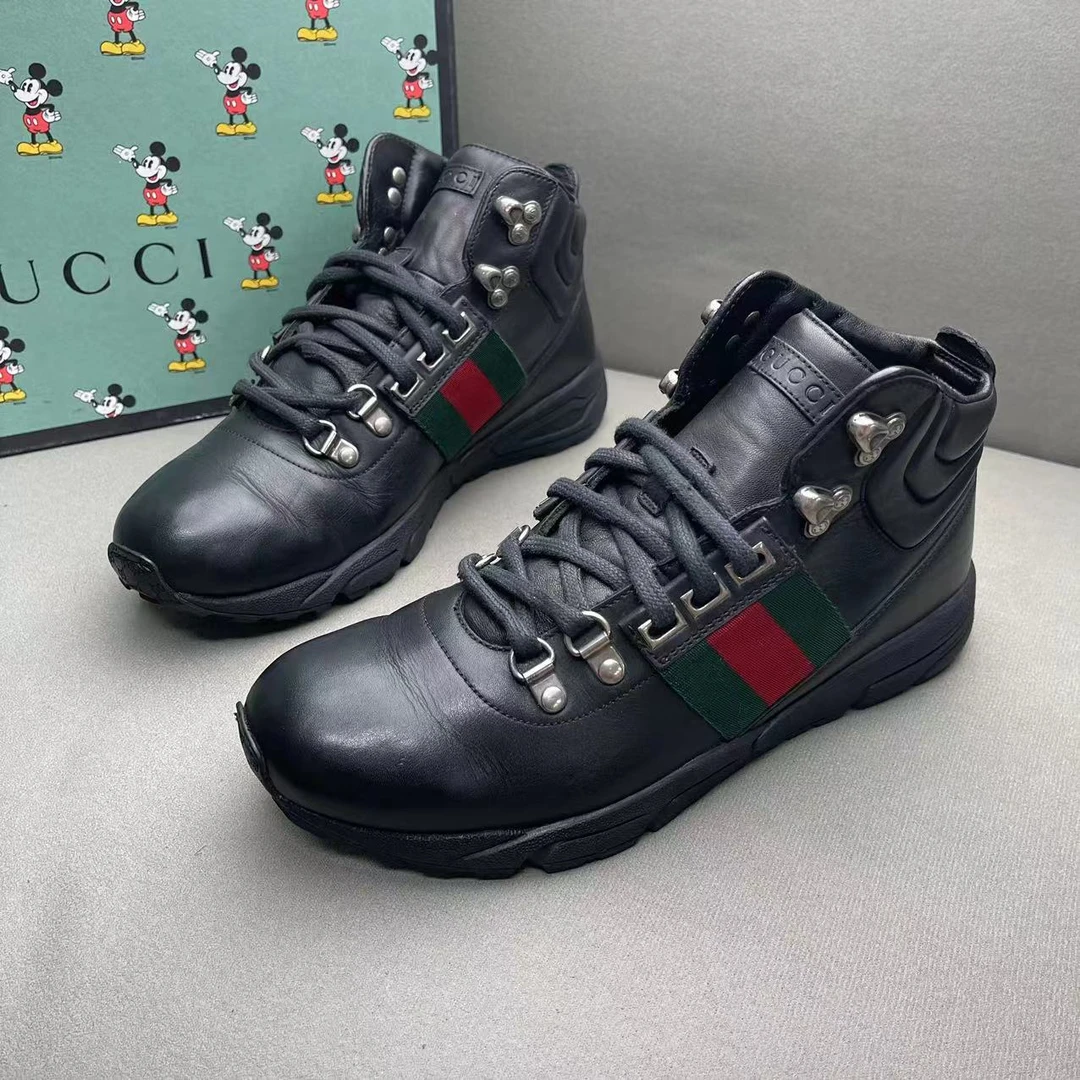 95新 GUCCI/古驰 黑色皮面侧边红绿系带时尚百搭高帮板鞋 38.5码