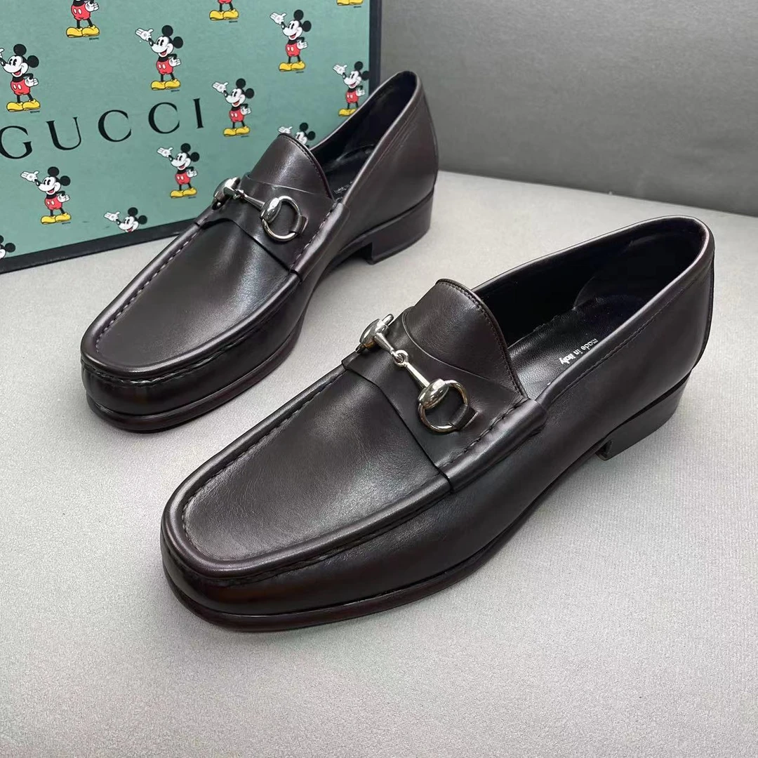 全新未使用 GUCCI/古驰 深棕色皮面银马衔互扣时尚百搭皮鞋 42码