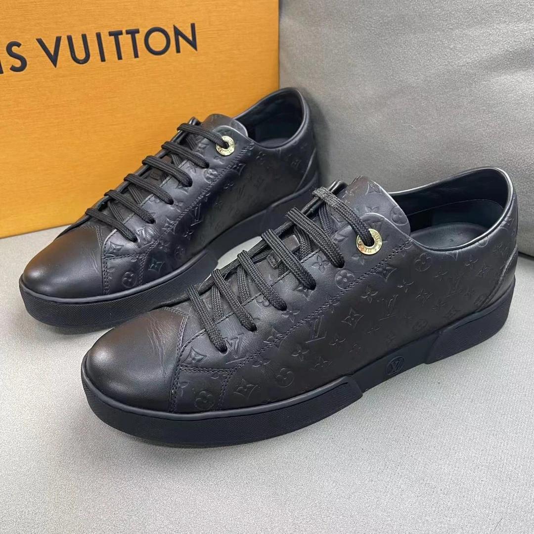 LouisVuitton/路易威登黑色浮雕老花满印时尚百搭板鞋37.5码/95新