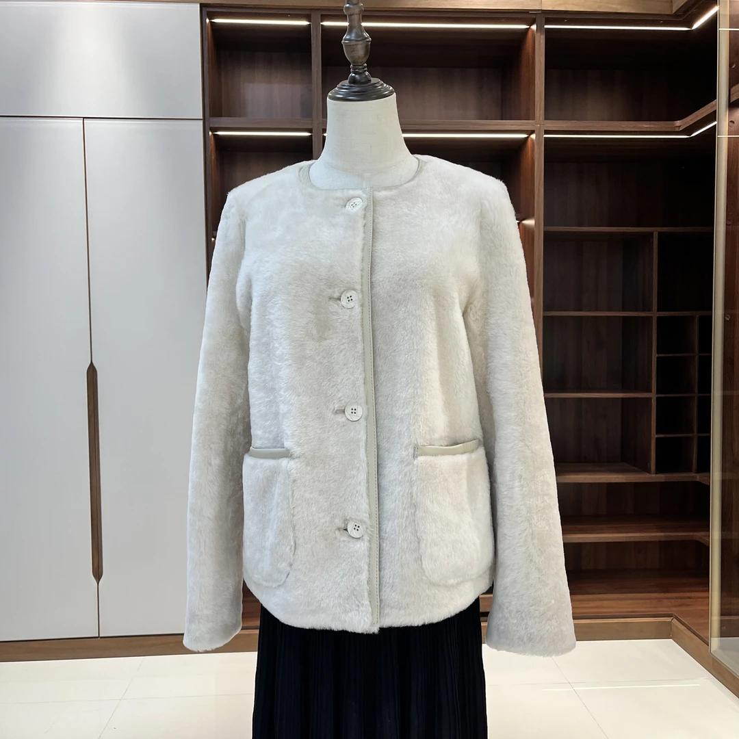 拉法时尚秋冬气质短款百搭拉贡皮毛一体外套23025