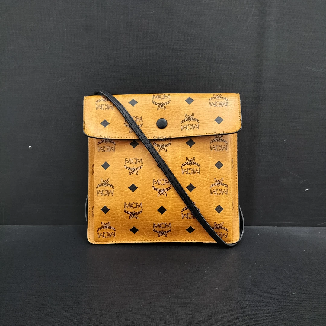 99新 MCM 99新MCM单肩斜挎信封包/货号11272