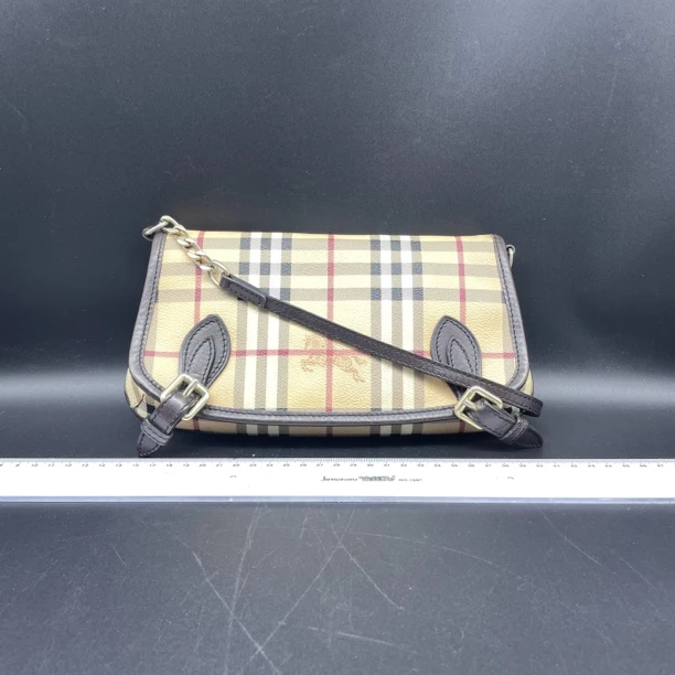 95新 BURBERRY/博柏利 涛派 战马格纹斜挎包/货号12377