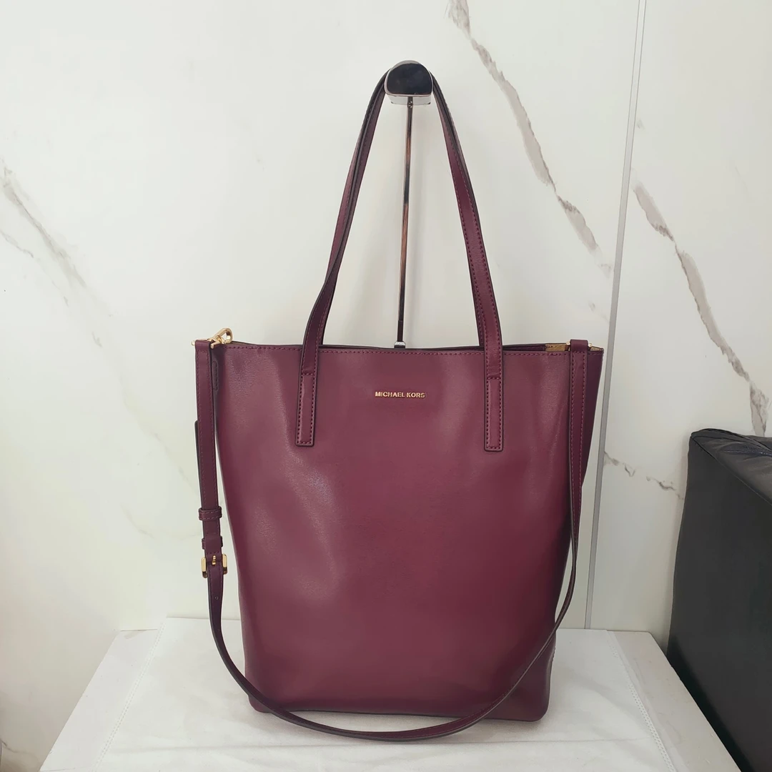 99新 MICHAELKORS/迈克高仕 迈克高仕托特单肩斜挎包/货号9794