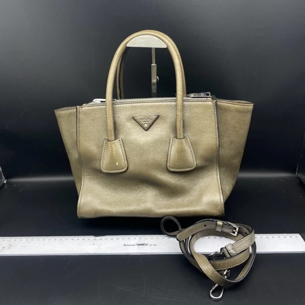 95新 Prada/普拉达 普拉达手提斜挎包/12530