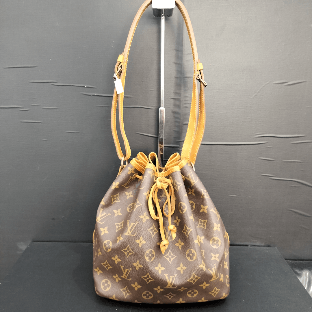95新 LouisVuitton/路易威登 老花水桶斜挎包/货号11808