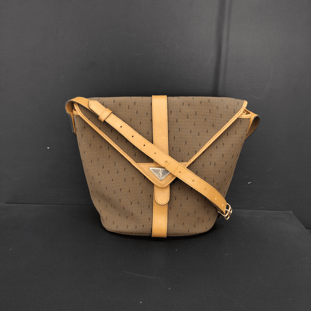 90新 YSL/圣罗兰 90新圣罗兰单肩斜挎包／货号11294