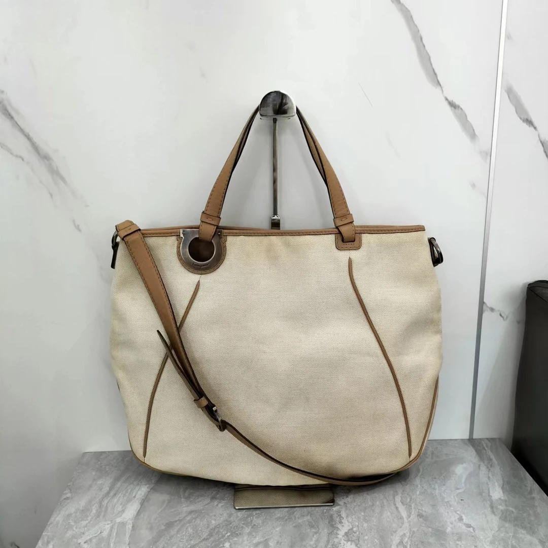 95新 FERRAGAMO/菲拉格慕 菲拉格慕白色帆布手提斜挎包/货号10054