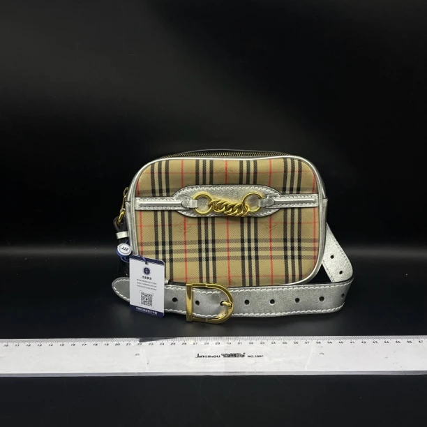 95新 BURBERRY/博柏利 博柏利腰包/12437