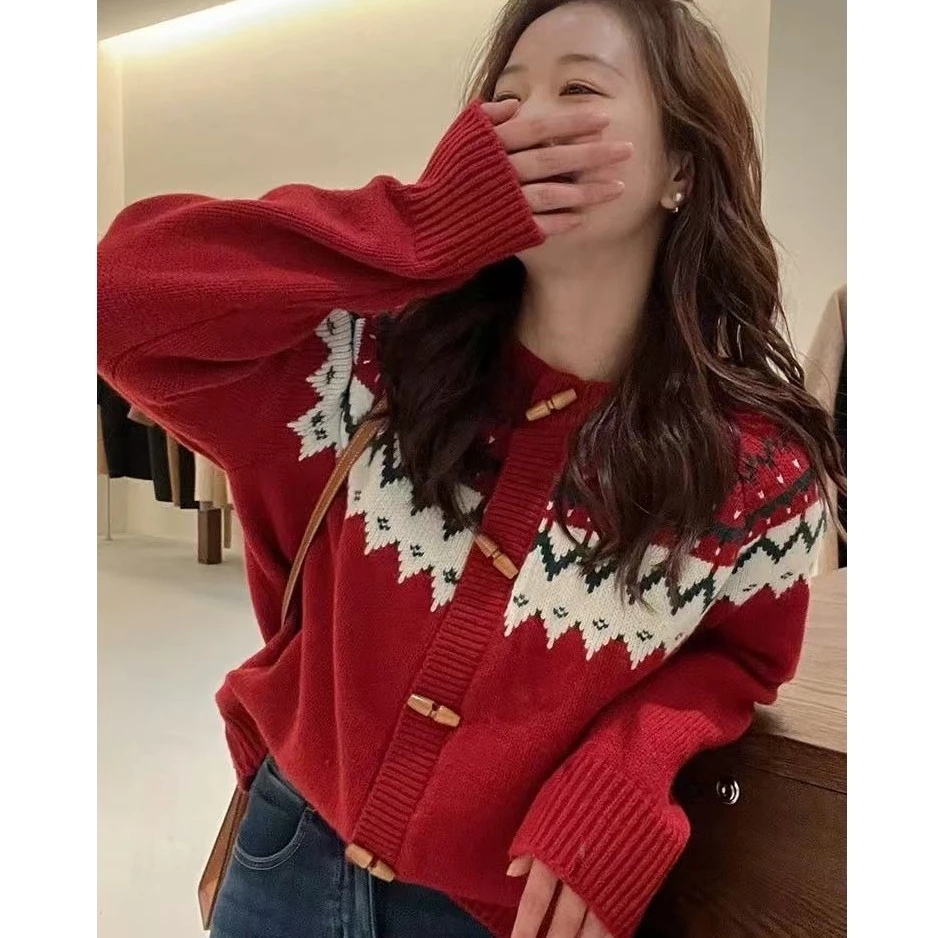 红色毛衣女春秋季2024年新款牛角扣针织开衫慵懒风长袖设计感外套