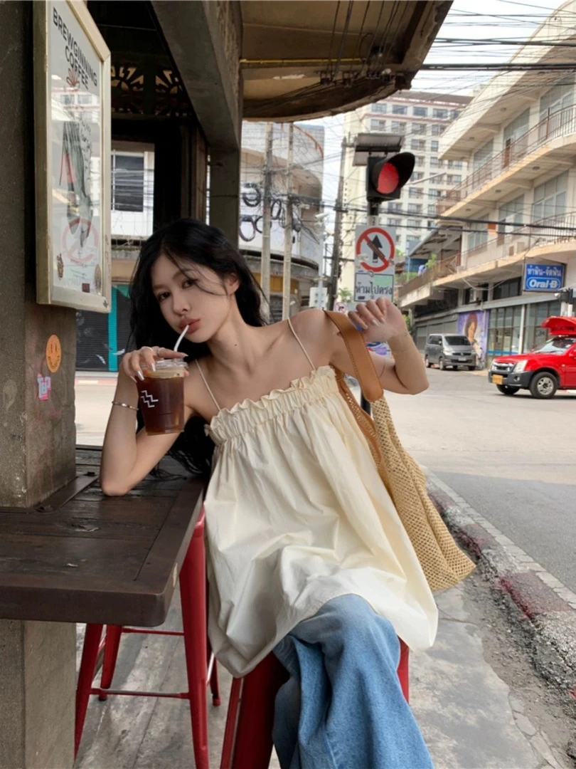 纯色设计感木耳边吊带上衣-2311