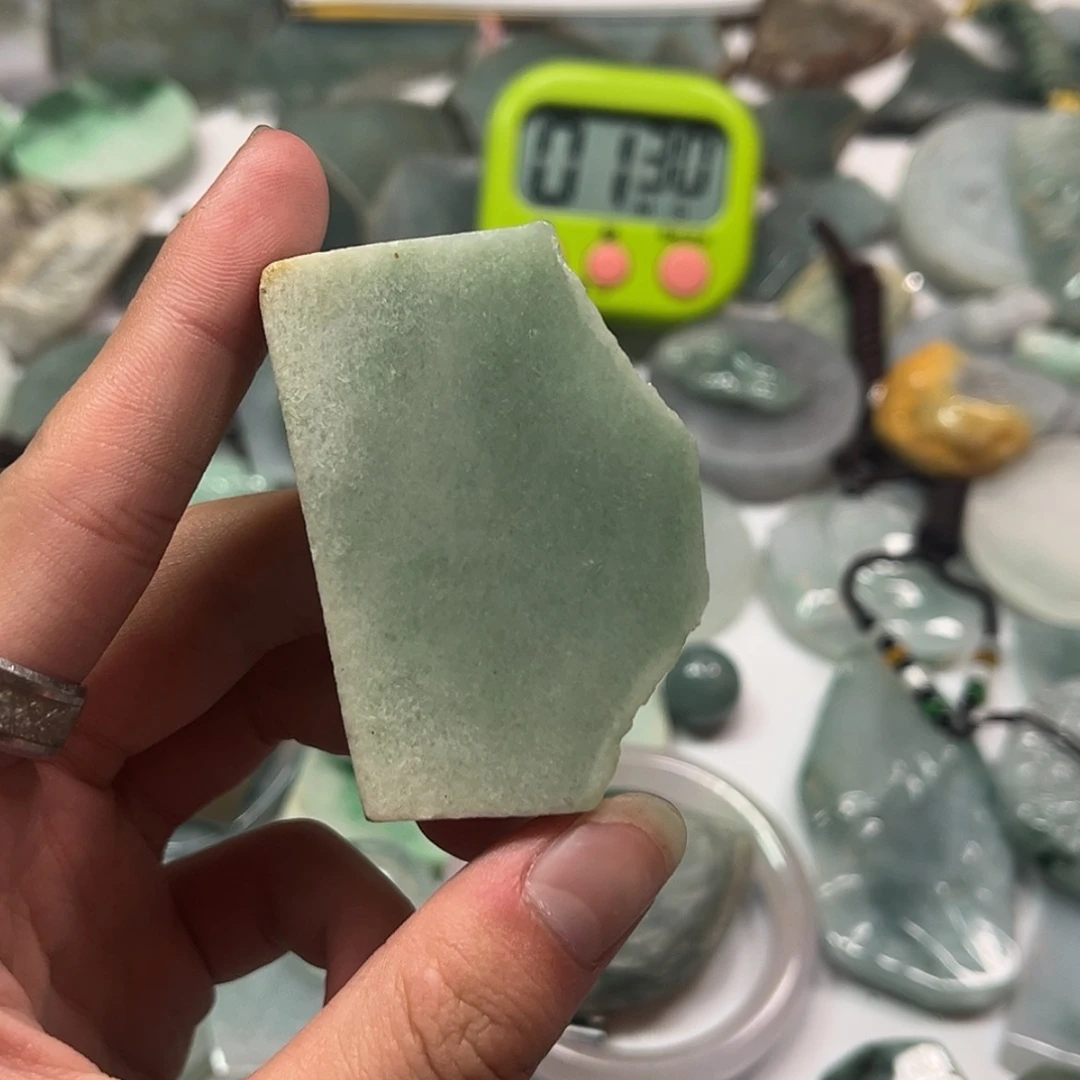 【闪购商品】定制翡翠未镶嵌小**?