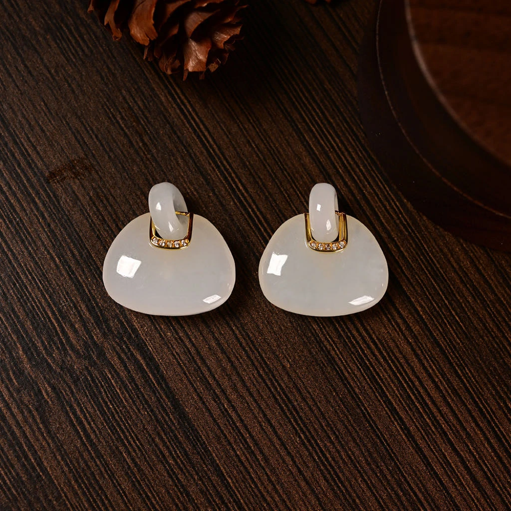 V0092-M-18k金和田玉吊坠-多样性发一件17x14x5.5mm（甄选）