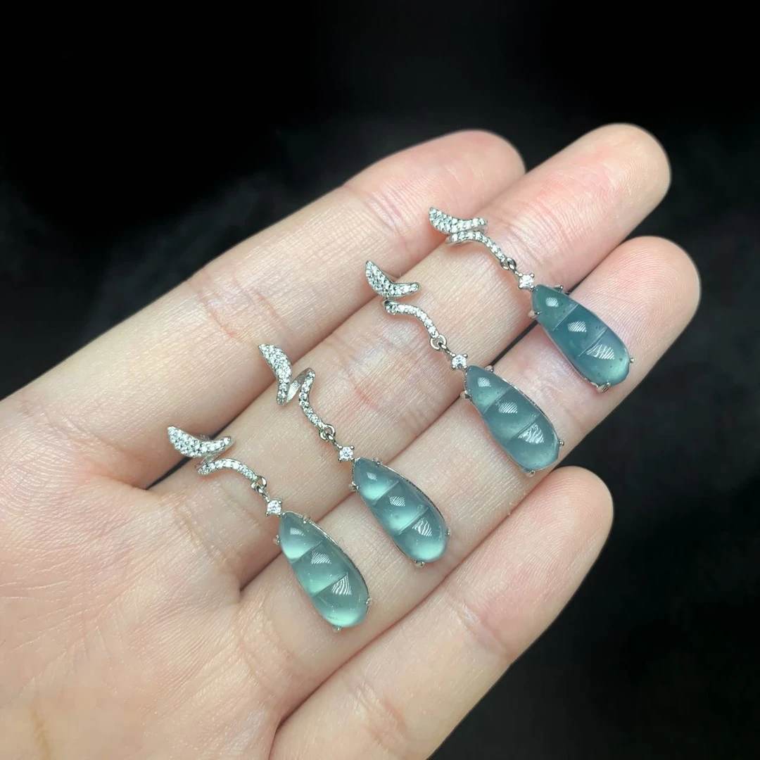 【云上叙】V27187-M-S925银翡翠耳钉-多样性发一件-14x5.5mm（甄选）