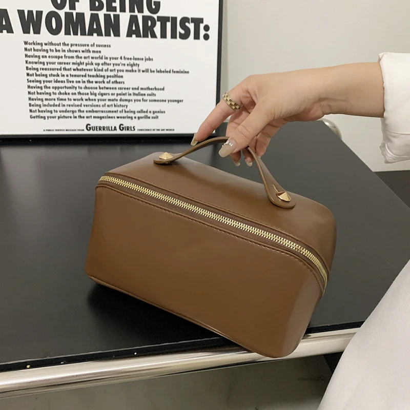 2024韩版网红手提化妆包女大容量简约高颜值便携旅行化妆品收纳包
