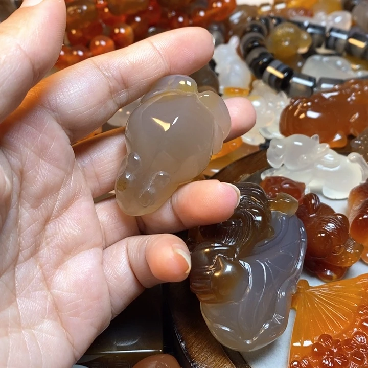 玛瑙/玉髓玛瑙吊坠未镶嵌