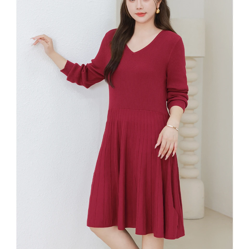 MsShe大码女装2025优雅高弹坑条曲珠纱毛衣连衣裙D~M2408189