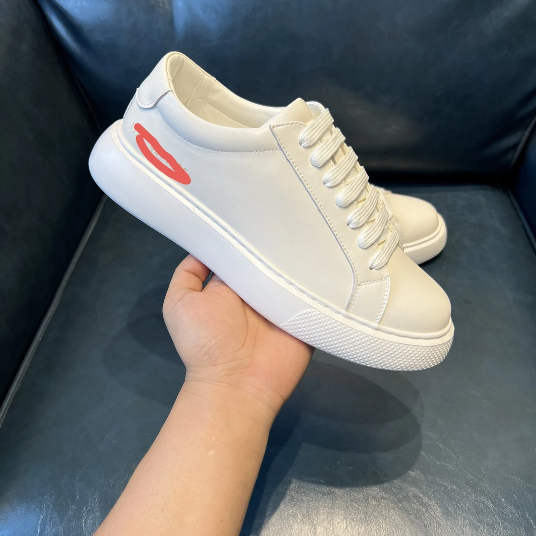 轻奢男鞋时尚小白鞋百搭四季板鞋潮鞋休闲经典鞋潮流男士白色低帮