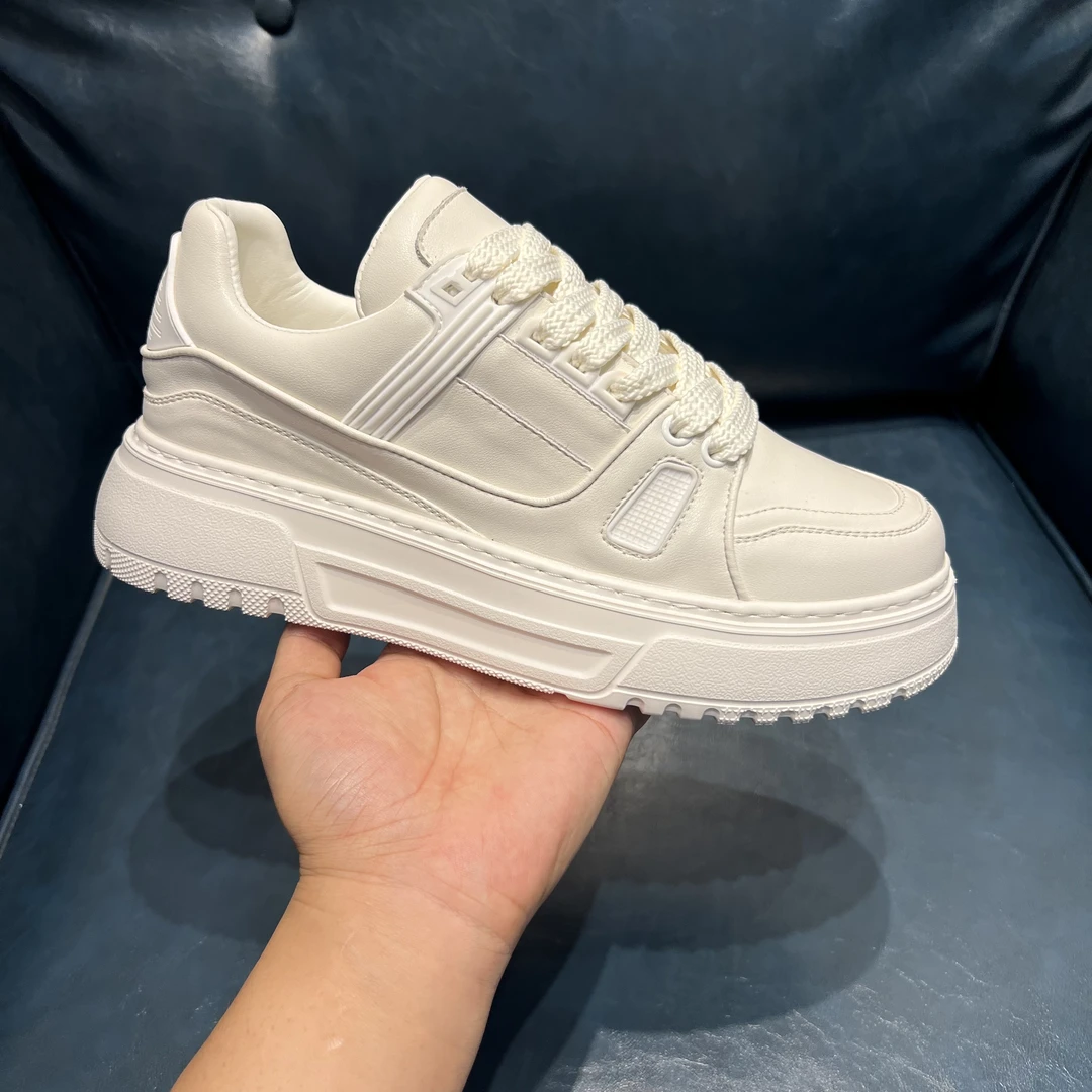 潮版轻奢男鞋时尚百搭小白鞋百搭潮鞋四季休闲经典鞋潮流男鞋男款