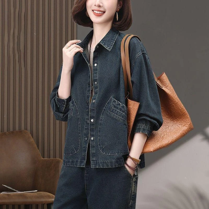 短款牛仔外套女初秋休闲百搭设计感2025新款中年宽松大码夹克上衣