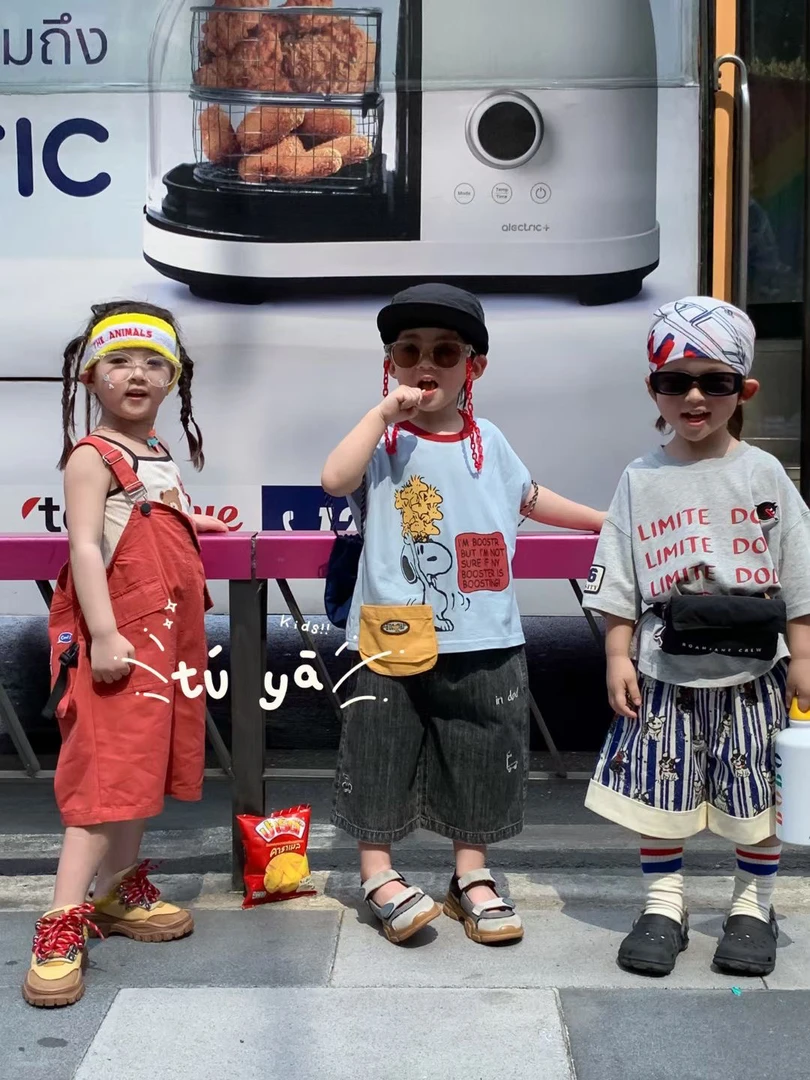 秋季儿童休闲百搭宽松潮流时尚中大童个性男童圆领黑色卫衣