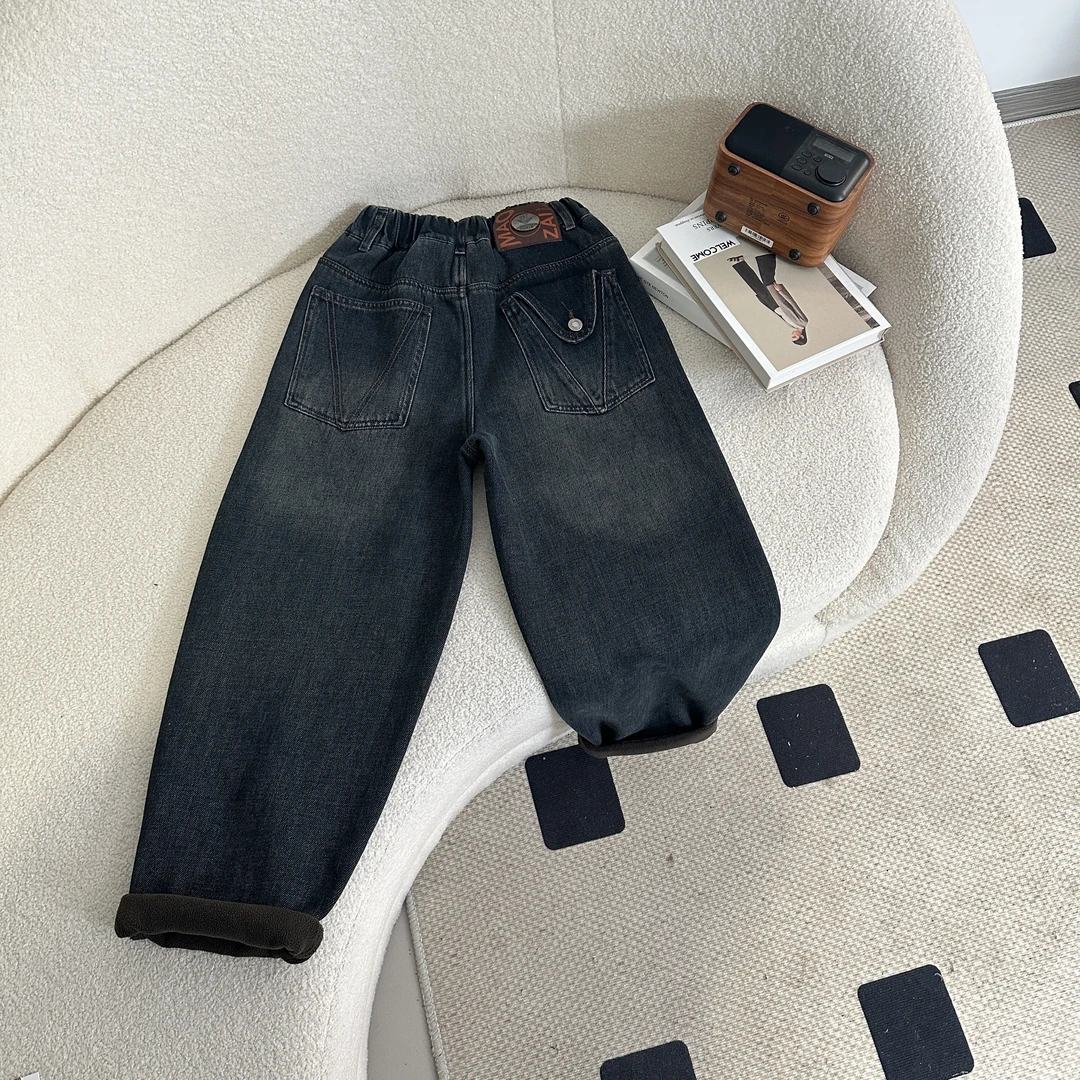 【2024冬装新品】青少年时尚冬季深色V字大口袋加绒牛仔裤HWD017