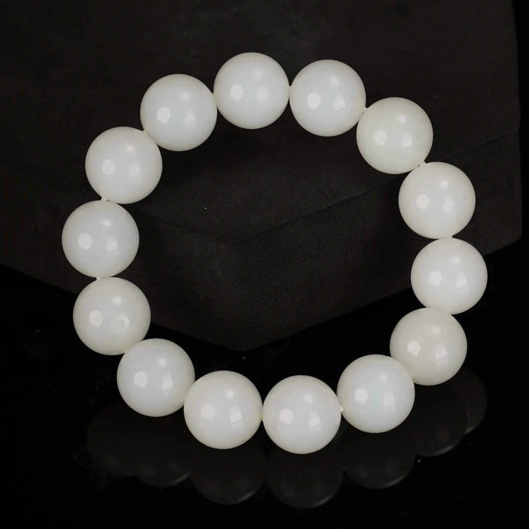 XK82845二十世纪和田玉手串