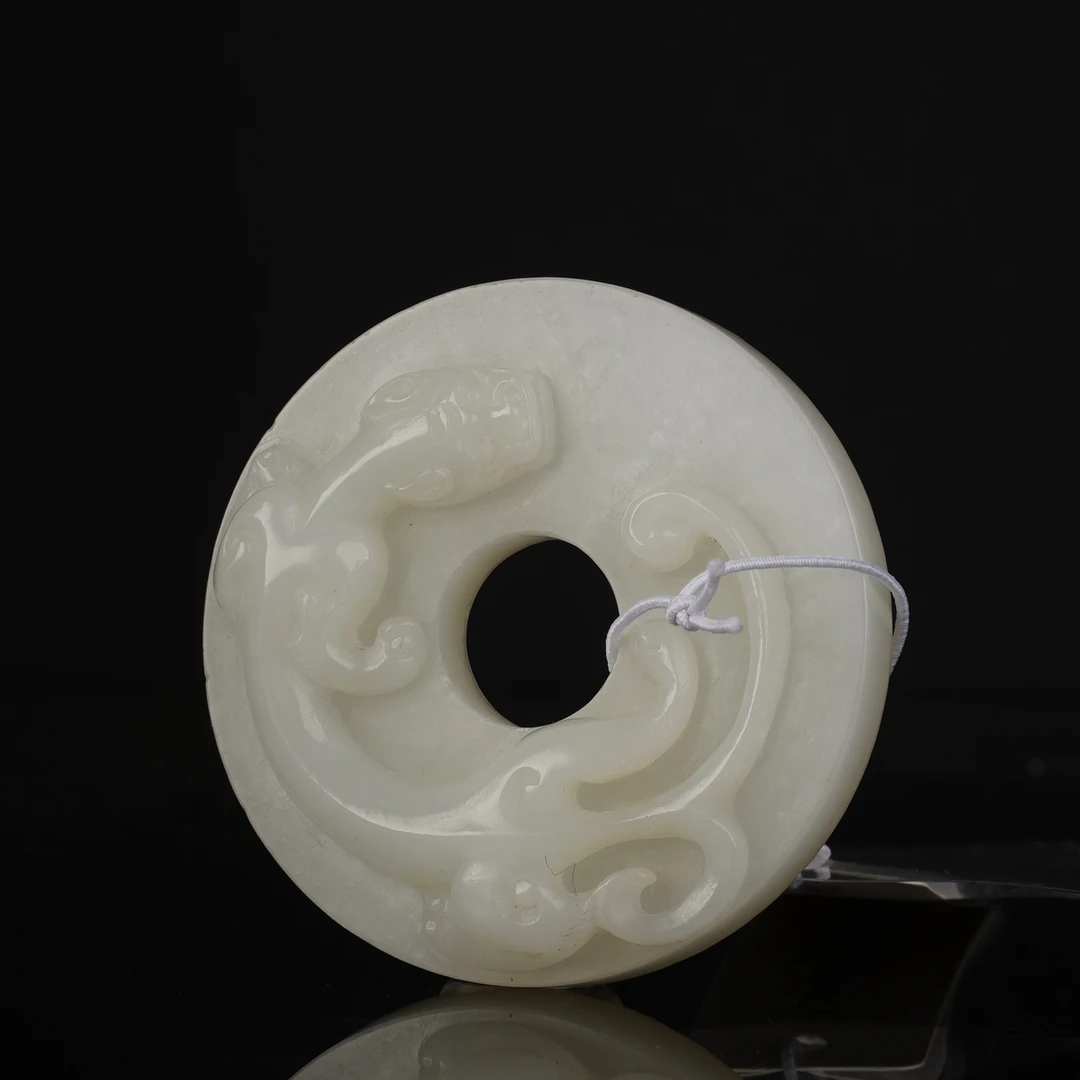 XM83137二十世纪和田玉螭龙璧