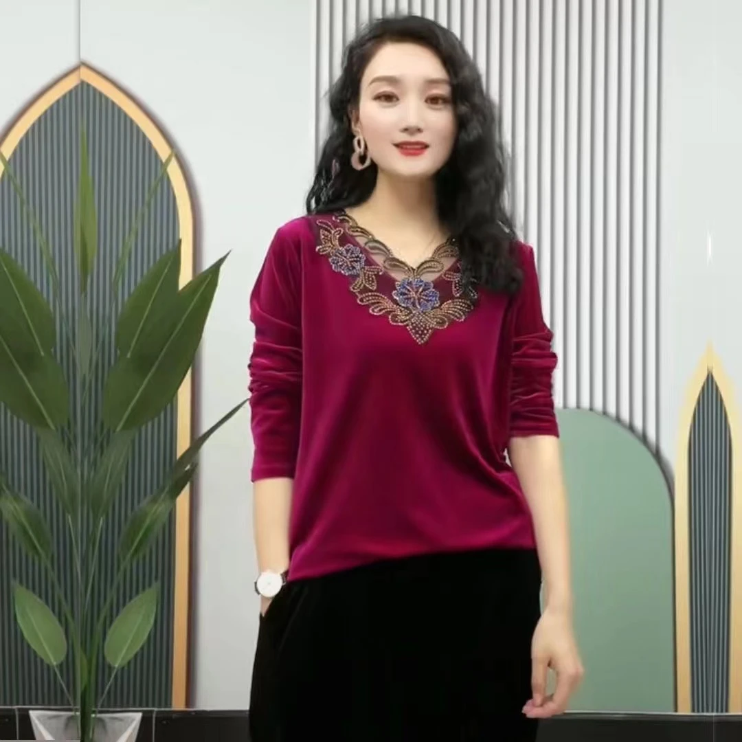 2023年秋装时尚妈妈装春季新款丝绒上衣镂空镶钻小衫百搭显瘦女装