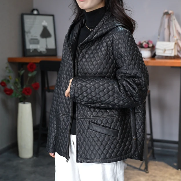 女式休闲帽款绵羊皮加棉皮衣