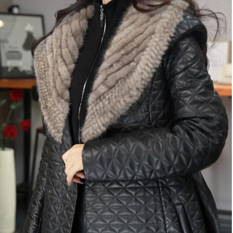 冬季时尚菱形格女士绵羊皮水貂毛连帽夹棉中长款皮衣外套