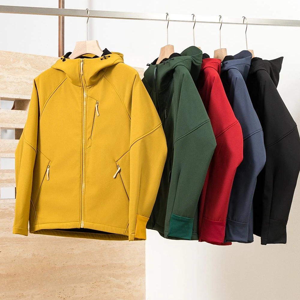 茑同款GAMA系列户外运动男女情侣款软壳连帽拉链冲锋衣防风防水