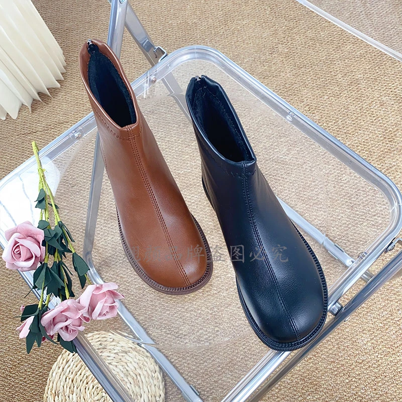 【翘颜女鞋】新款时尚百搭简约舒适显瘦软皮软底切尔西短靴8818