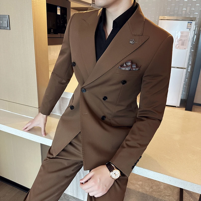 秋冬韩版修身小西装外套男双排扣时尚休闲焦糖西服男轻奢痞帅男装