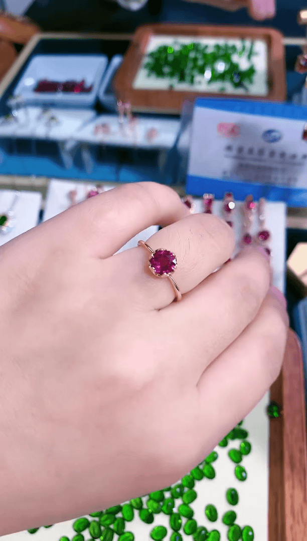 【闪购商品】石榴石戒指银S925镶嵌天然镁铝（样色多样性发其一）
