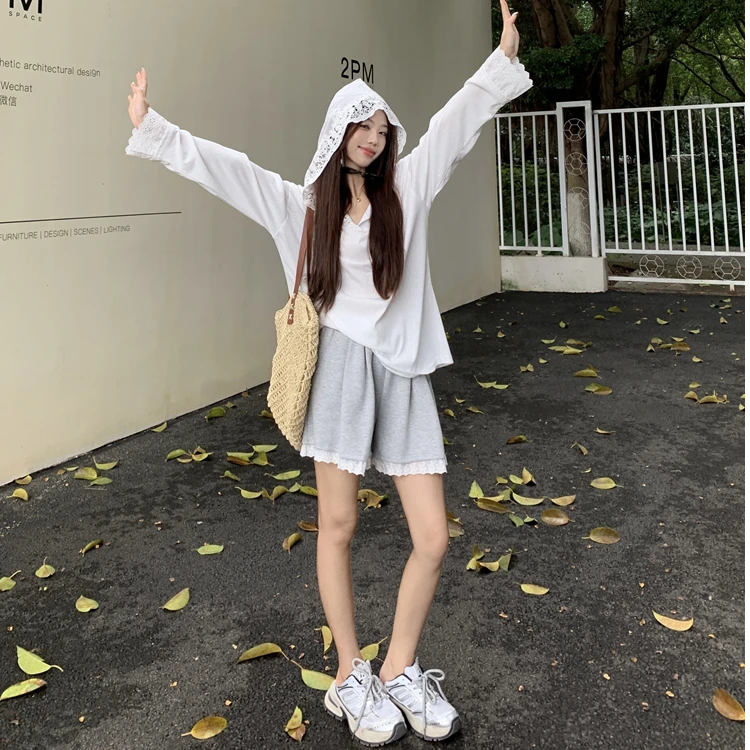 白色薄款防晒上衣夏钩花蕾丝拼接连帽长袖T恤女休闲宽松显瘦百搭