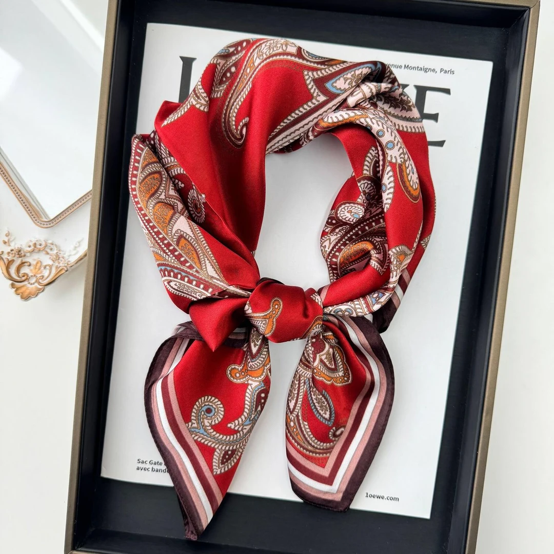 桑蚕丝方巾女士夏季洋气百搭真丝秋季薄款高档妈妈气质护颈小秋季