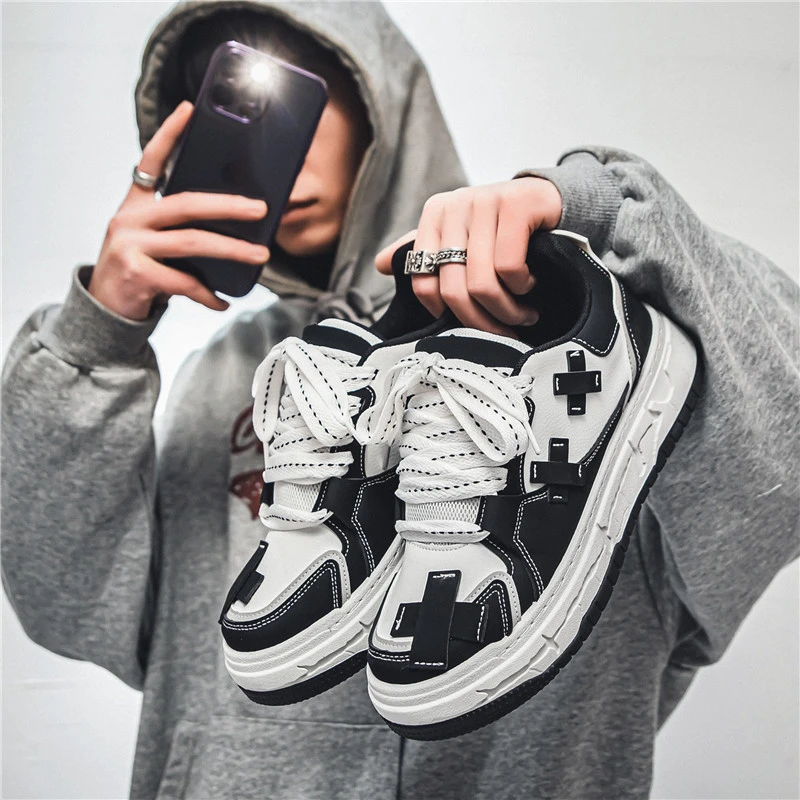 高品质男鞋2025秋季新款时尚运动休闲鞋网红爆款百搭厚底面包板鞋