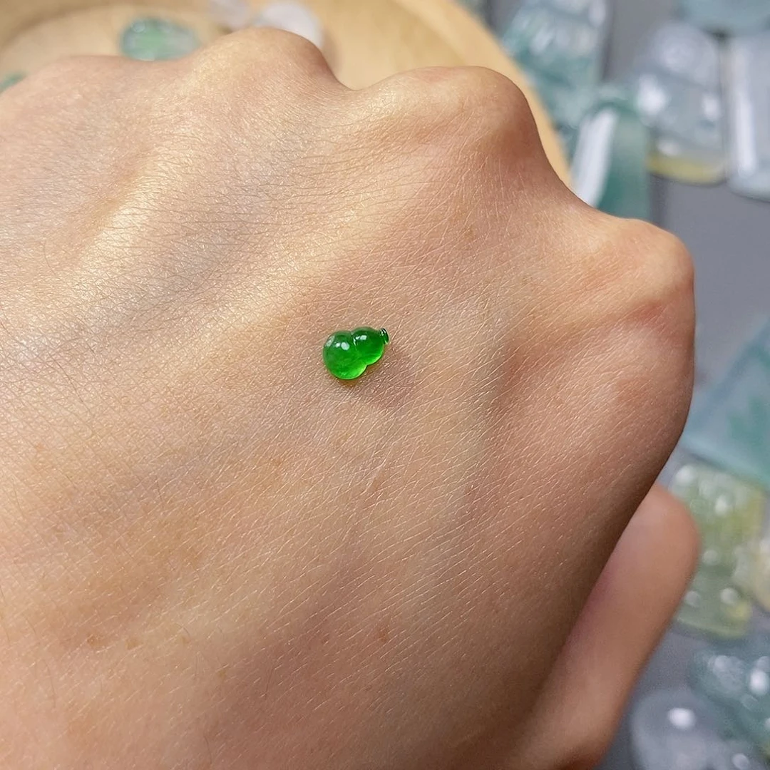 翡翠颈饰未镶嵌G****m翡翠