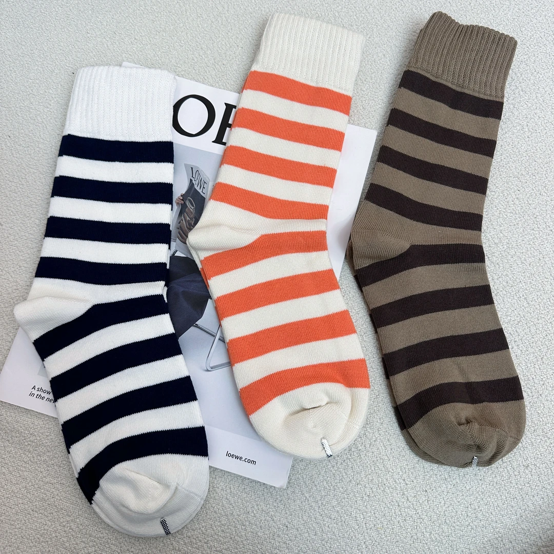 加厚中筒袜随机颜色一双