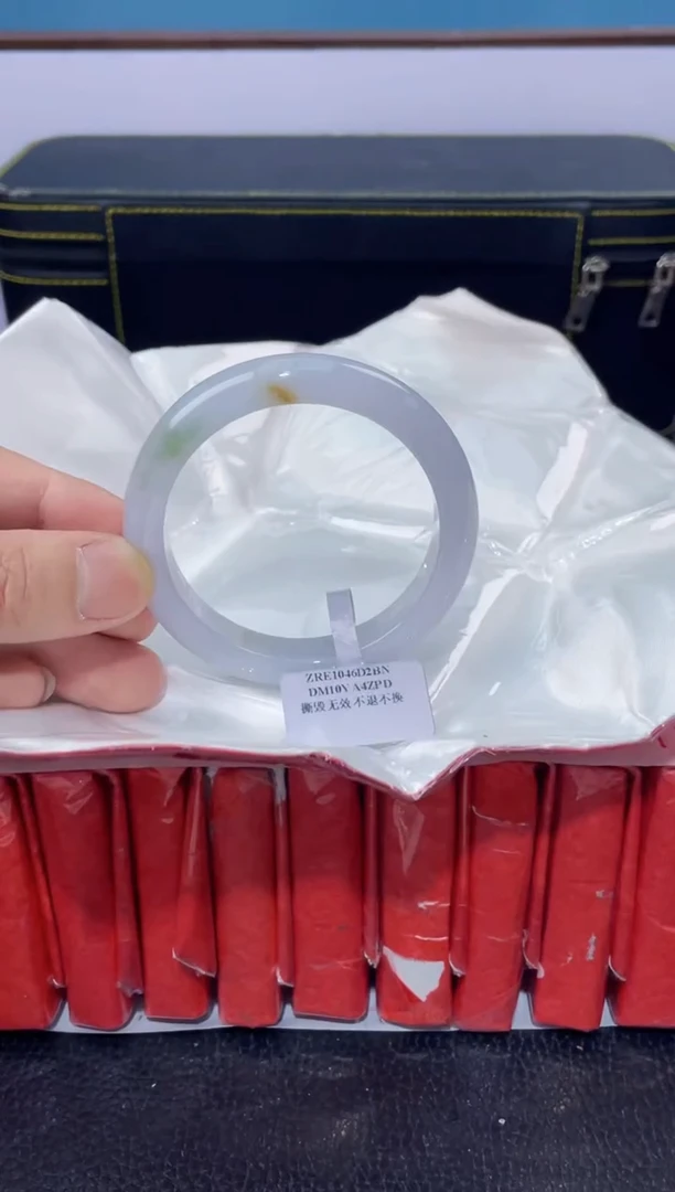 【闪购商品】翡翠手镯未镶嵌手镯1