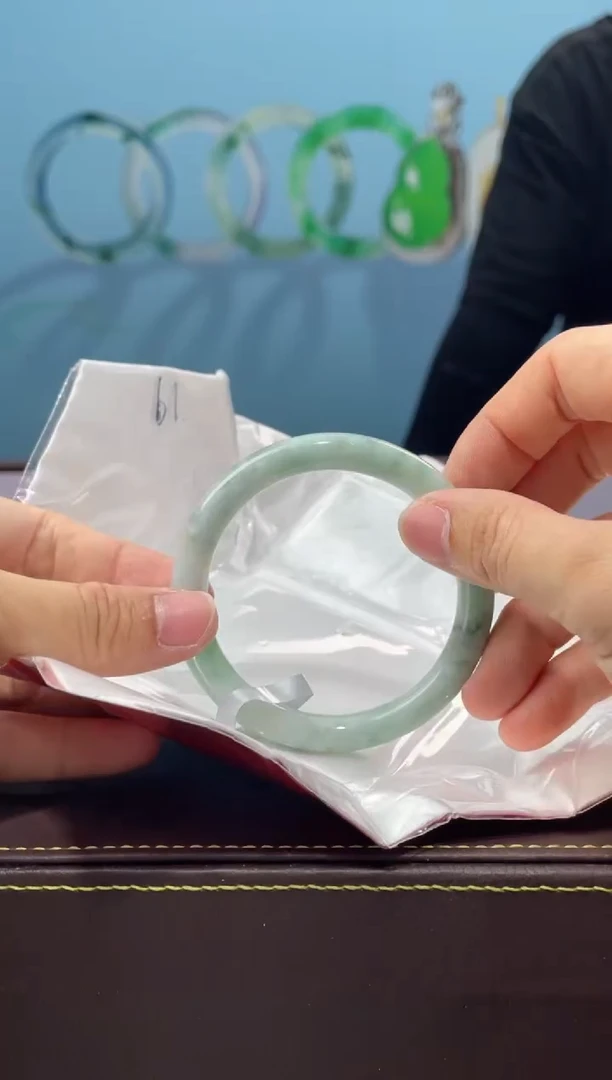 【闪购商品】翡翠手镯未镶嵌手镯9