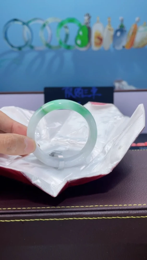 【闪购商品】翡翠手镯未镶嵌手镯5