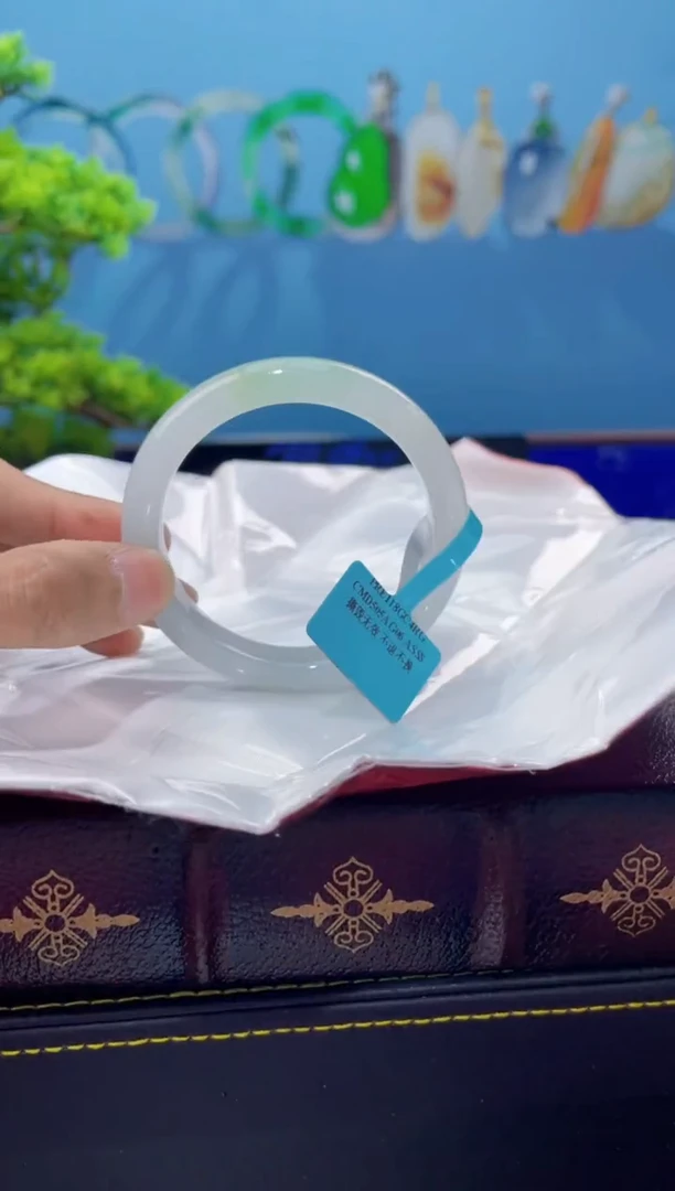 【闪购商品】翡翠手镯未镶嵌手镯3