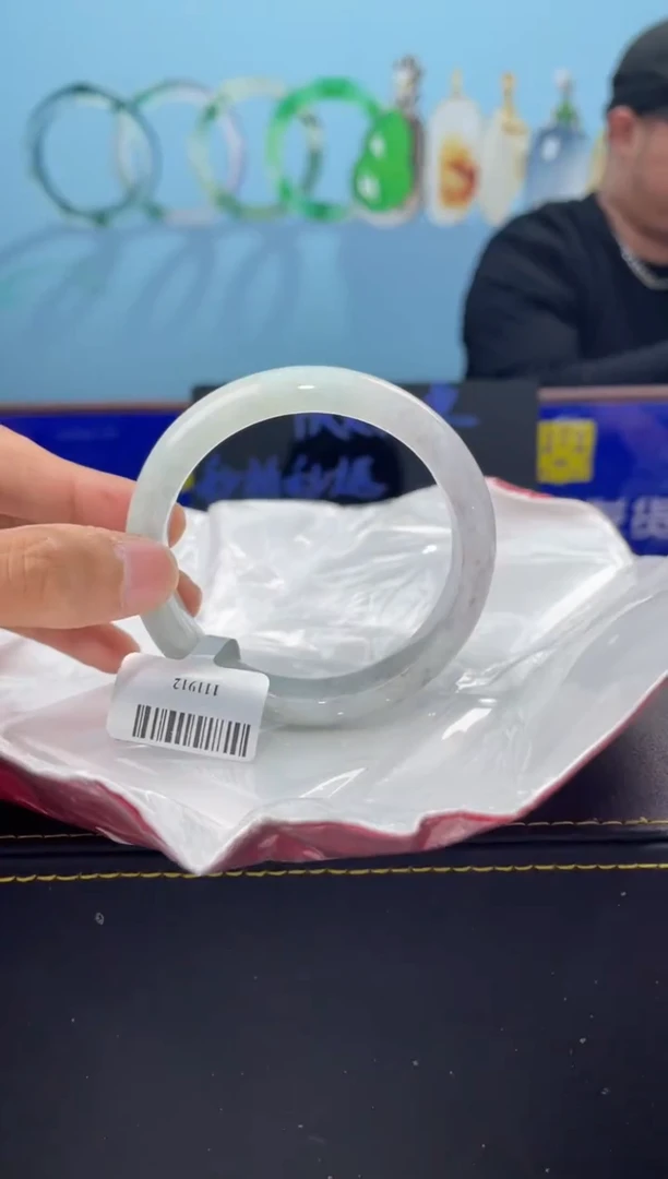 【闪购商品】翡翠手镯未镶嵌手镯4