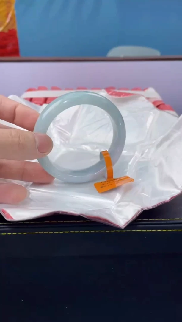 【闪购商品】翡翠手镯未镶嵌手镯4