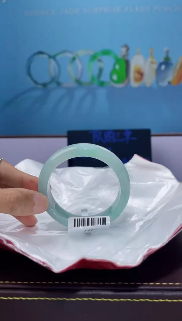 【闪购商品】翡翠手镯未镶嵌手镯2
