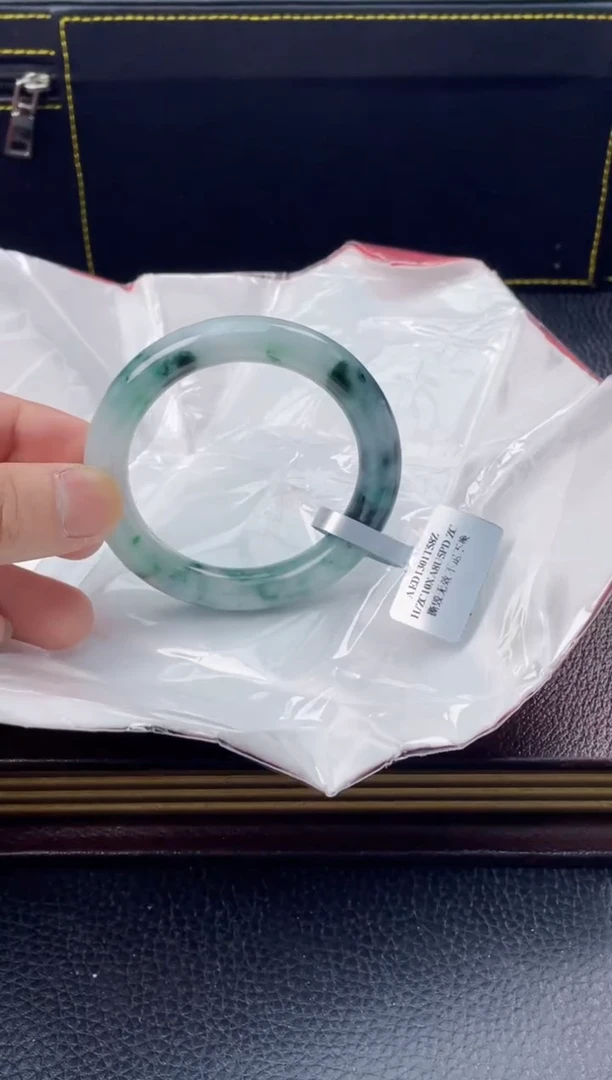 【闪购商品】翡翠手镯未镶嵌手镯3