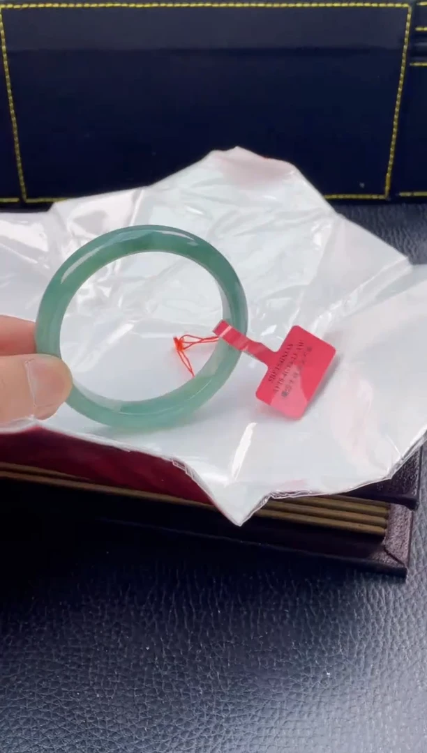 【闪购商品】翡翠手镯未镶嵌手镯22