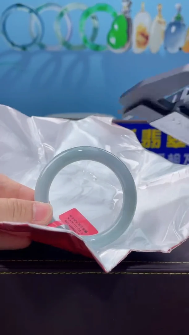 【闪购商品】翡翠手镯未镶嵌手镯7