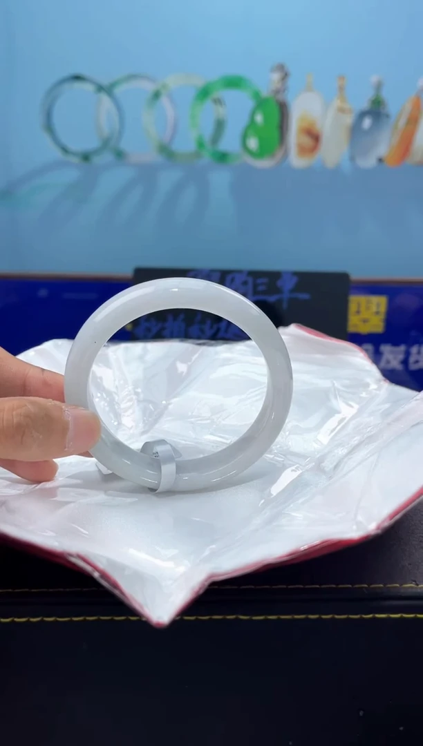 【闪购商品】翡翠手镯未镶嵌手镯9